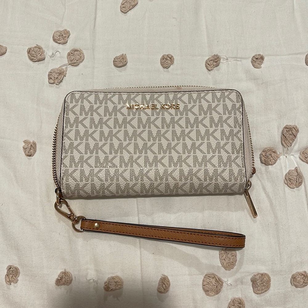 Like New Michael Kors Wallet